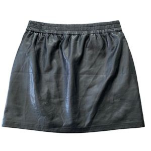 Aritzia Babaton faux leather mini skirt with pockets